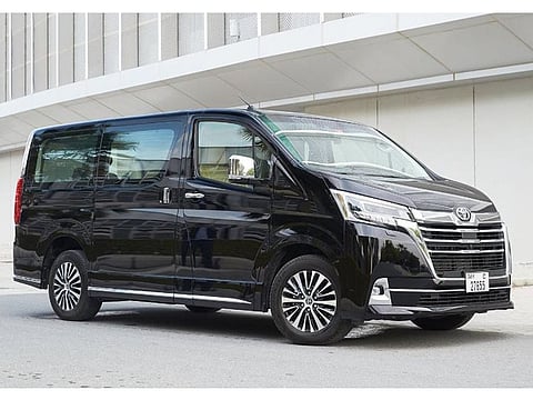 The 3.5-litre V6 produces 278 horses and 351Nm of torque and is mated to a six-speed auto.