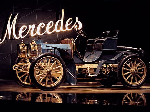 120 years ago, the name of an 11-year-old girl became the epitome of cars and the first luxury car brand in the world. Seen here is the 40 hp Simplex from 1902 - the oldest still existing Mercedes.