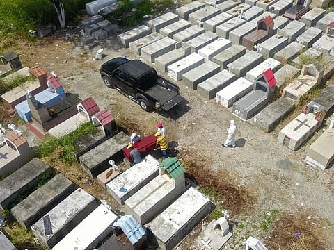 A burial on the outskirts of Guayaquil, Ecuador, the center of Latin America’s most aggressive outbreak of coronavirus.