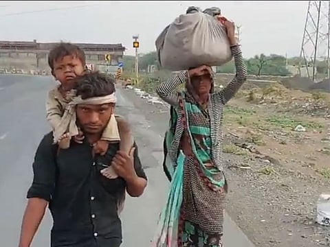 India: Many migrant workers still walking back home