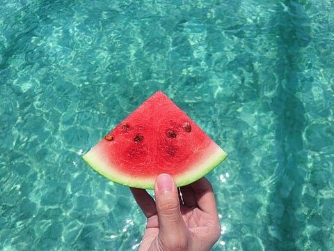 Water-rich fruits such as watermelon, along with dense carbohydrates and high-fibre foods, help maintain good hydration levels throughout the fasting hours