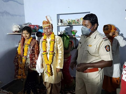 Parents are dead and no relatives to come for wedding amid lockdown, Nagpur Police step in to bless bride on wedding day