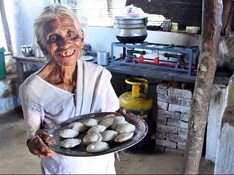 'Idli Amma' sells Rs 1 idlis in Tamil Nadu