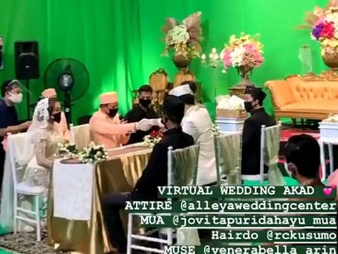 Indonesian couples holding lavish virtual weddings