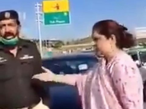 Woman abuses cop in Pakistan, claims she is a 'colonel's wife'