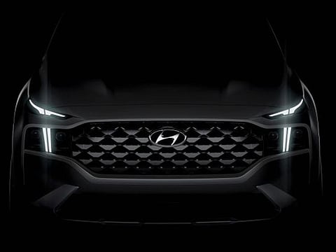 A pair of teaser images previewing the new 2021 Hyundai Santa Fe have been revealed. Seen here is the Luxury trim...