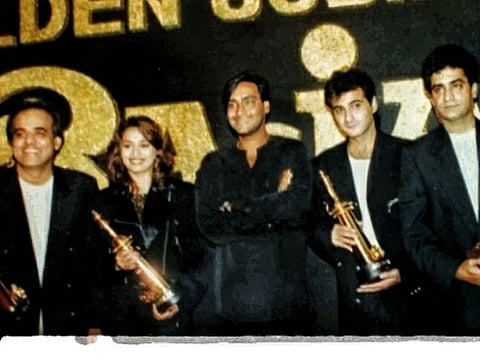 Celebrating #25YearsOfRaja ߎ? It brings back so many memories! Thank you
@Indra_kumar_9
for giving me this film & it was a delight starring alongside #SanjayKapoor. My humble gratitude to the team for making this film a success & to you all for your constant love over the years❤️