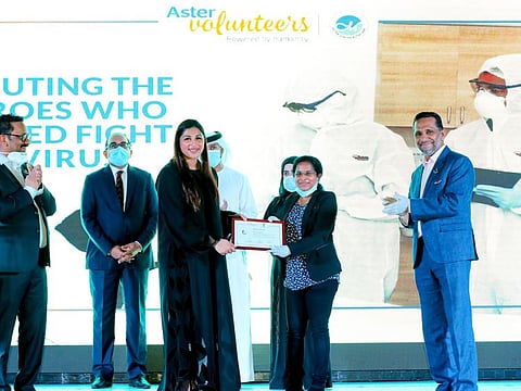 Indian consul general and Aster officials felicitate frontline warriors and volunteers from Al Warsan isolation facilities