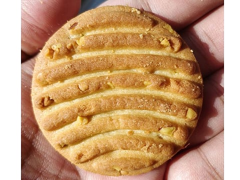 'Good Day' biscuits being compared to the Spotify logo