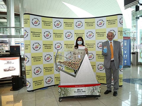 Dubai Duty Free Executive Vice Chairman & CEO, Colm McLoughlin and Saba Tahir, SVP - Purchasing conducted the DDF Millennium Millionare draw for Series 333