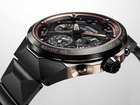 The Satellite Wave GPS Titanium 50th Anniversary Limited Edition is no shrinking violet. It has a hefty 47.5 mm two-tone case that’s 14.71 mm in thickness.