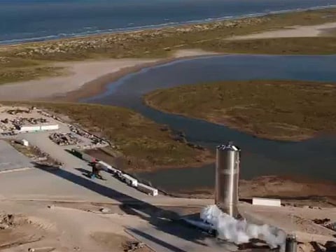 The current Starship prototype was built in a few weeks by SpaceX teams on the Texas coast, in Boca Chica