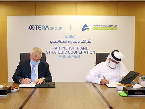 The agreement was signed by Khalifa Yousef Khouri, Chairman of APEX National Investment, and Oren Sadiv, Chairman & CEO of TeraGroup at a press conference held at the headquarters of Al Qudra Holding in the Emirate of Abu Dhabi.