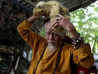 Photos: Vietnamese man with 5-metres long hair goes 80 years without a trim