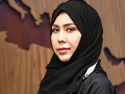 Ahlam Bint Abdulrahman Yanksar has a master's degree from the University of London.