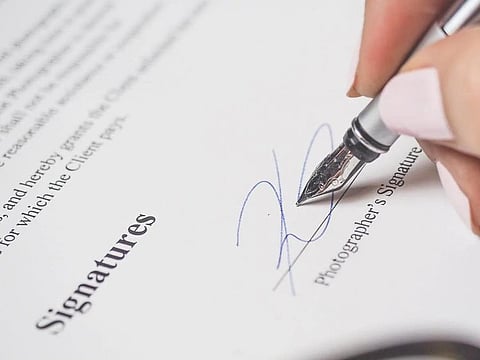 All relevant information on company shareholding must be placed in two registers. Companies that fail to do so risk administrative sanctions from the Ministry of Economy.