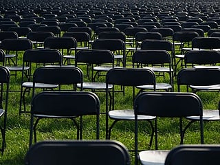 Empty chairs: A tribute to US lives lost to COVID-19 pandemic