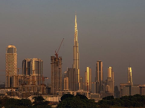 Determining the precise moment when property rights are handed over to the buyer is all-important. It is the responsibility of the developer to complete this process in the Land Registry records, or in the case of offplan units, in the 'Oqood' records.