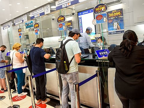 Al Ansari money exchange, Dubai. Hold or remit? Here are currency forecasts for India, Pakistani Rupee, and Philippine Peso