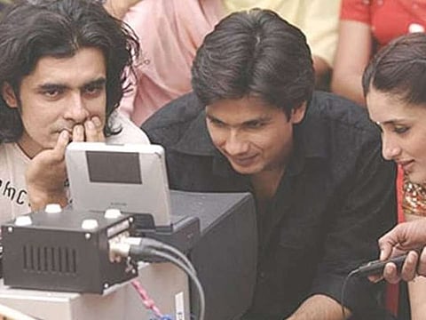 Director Imtiaz Ali, Shahid Kapoor and Kareena Kapoor Khan on the set of 'Jab We Met'.