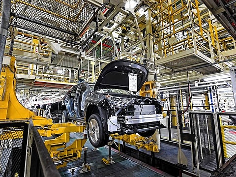 Until now, most of the firm's engineers secured their employment partly because of recommendations from university and graduate school laboratories.