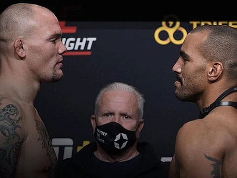 Anthony Smith (left) had the measure of Devin Clark on a UFC night when the main event had to be cancelled due to a COVID positive case.