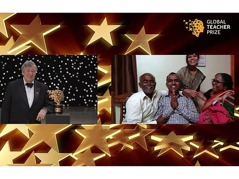 Actor Stephen Fry announcing Ranjitsinh Disale as the winner of the Global Teacher Prize.