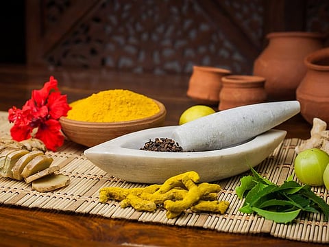Ayurveda recommends foods rich in antioxidants that neutralise the free radicals causing oxidative damage to our tissues, such as turmeric, gooseberry, sesame seeds, fruits that are rich in beta-carotene, vitamin C and E