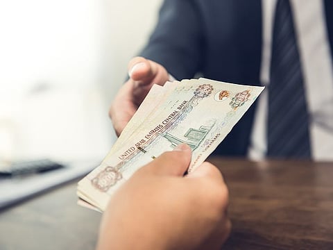 Employees are advised not to sign gratuity settlement until they receive funds.