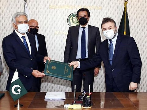 The World Bank has signed several agreements with Pakistan to provide $1.33 billion worth of assistance to help the country achieve sustainable economic development.
