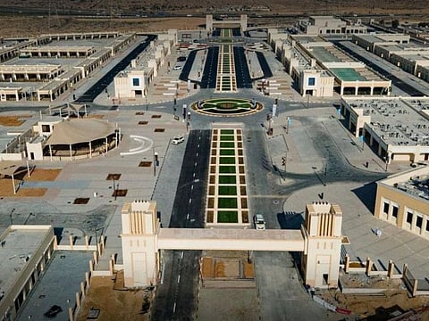 The Sharjah Livestock Market is located between Sharjah-Al Dhaid Road and Emirates Road, on an area of about 170,000 square metres.