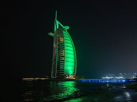 Burj Al Arab turns green