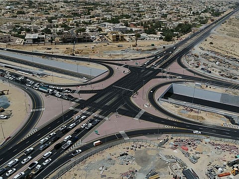 Tunnel at the intersection of Al Khawaneej Street with Sheikh Zayed Bin Hamdan Al Nahyan Street.