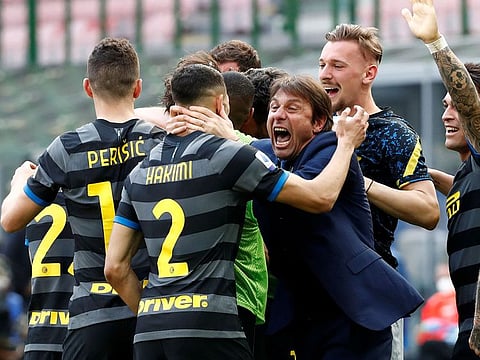 Inter celebrate against Hellas Verona