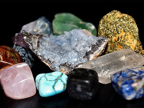 The Pakistan government will set up a gems and jewellery "city" to pool resources.