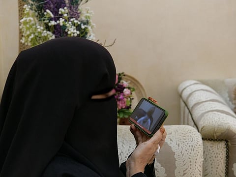 The mother, who had not been able to connect with her son since the COVID-19 outbreak, contacted the General Department of Punitive and Correctional Institutions at Dubai Police and requested for its assistance in setting up a virtual meeting with her son.