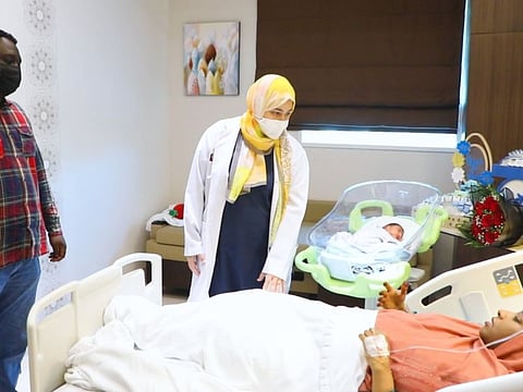 Dr. Mona interacts with Hind and checking on her health conditions after the delivery.