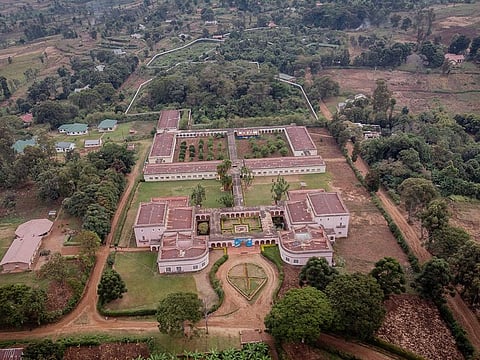 The vast country in central Africa, covering an area of 2.3 million square kilometres, has very few passable roads and trips are often made on the Congo river and its tributaries as well as on the eastern lakes, Kivu and Tanganyika in particular.