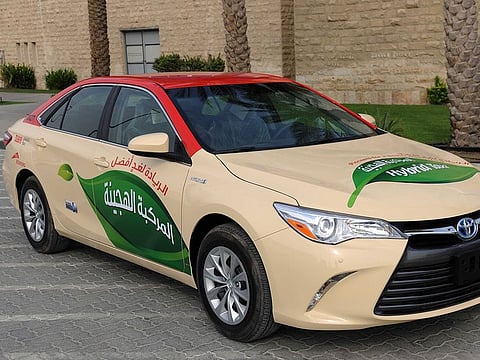A hybrid taxi