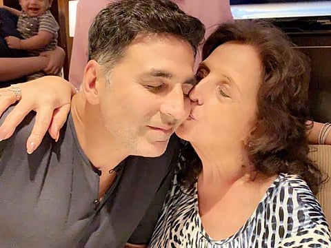 Akshay Kumar and Aruna Bhatia