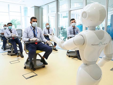 Powered by AI technologies, the Digital Coach captivates the attention of trainees and interacts with them during the theoretical training sessions.