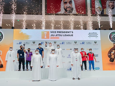 Sheikh Mansoor bin Mohammed bin Rashid Al Maktoum, Chairman of Dubai Sports Council, attended the fifth and final round of the 2021 Vice President's Jiu-Jitsu League at the Jiu-Jitsu Arena in Abu Dhabi.