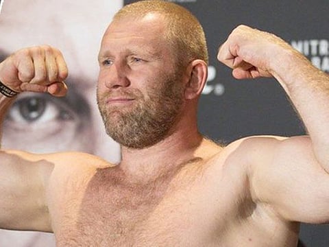 The main event features two highly experienced fighters – who have been at the top level in the MMA world. Bellator heavyweight Sergei Kharitonov will take on Brazilian Fabio Maldonado, a veteran of 11 bouts of the UFC.