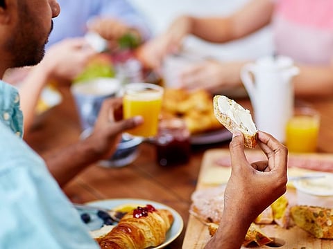 The conversation over food developed into a good friendship