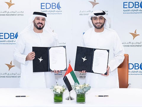 Ahmed Mohamed Al Naqbi, CEO of EDB and Mohammed Ali Al Shorafa, Chairman of the Abu Dhabi Department of Economic Development after signing the MoU.