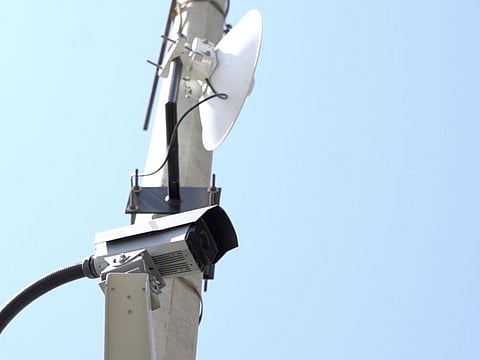 The new smart camera system in Ras Al Khaimah is equipped to detect vehicles with expired registration and insurance terms, vehicles involved in any criminal activity, as well as vehicles that have committed any kind of traffic violation.