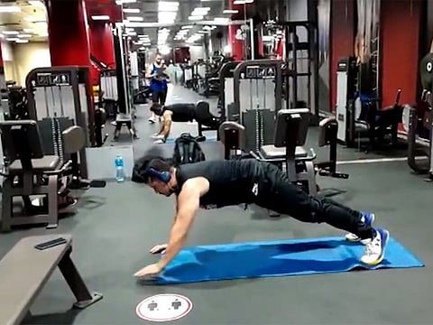 Physical training coach Jon Abe suggests a ‘Giant Set’ workout that can be done in 30 minutes in the comfort of one’s home for the party days.