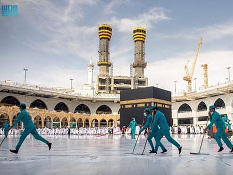 More than 4,000 workers are carrying out the daily cleaning operations and are supervised by 200 senior employees.