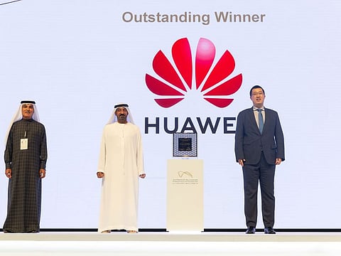 At the latest MRM Awards, Huawei Tech was one of the 33 winners. Pictured here are Sheikh Ahmed bin Saeed Al Maktoum, President, Dubai Civil Aviation Authority, Abdulaziz Al Ghurair, Chairman of Dubai Chamber, and a top official from Huawei.