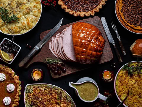 Ways to lay a festive table on a budget!